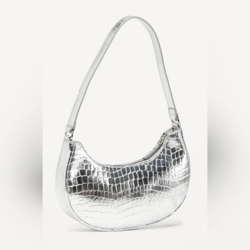 Crescent Shaped Purse in  Silver.  BRAND NEW 💎